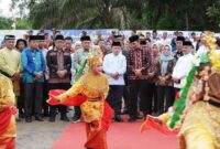 Gubernur Al Haris didampingi Bupati Bungo Mashuri dan Ketua DPRD Provinsi Jambi Edi Purwanto saat Peresmian Masjid Baiturrahim Rantau Keloyang Bungo. (Foto: Diskominfo Provinsi Jambi)