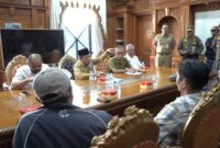 Gubernur Jambi Al Haris saat audiensi dengan Perwakilan Sopir Batubara. (Foto: Dok. Kominfo Provinsi Jambi).