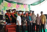 Wakil Gubernur Jambi Drs. H. Abdullah Sani saat menghadiri Wisuda Khatam Iqra' dan Al-Qur'an Yayasan Nurul Wahid Al-Islami. (Foto: dok. Kominfo Provinsi Jambi).