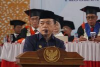 Gubernur Jambi Dr. H. Al Haris saat Menghadiri Wisuda Ke-108 Universitas Jambi. (Foto: dok. Kominfo Provinsi Jambi)