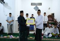 Wagub Abdullah Sani saat melaksanakan Safari Ramadhan 1445 H di Kabupaten Muaro Jambi. (Foto: dok. Kominfo Prov. Jambi).