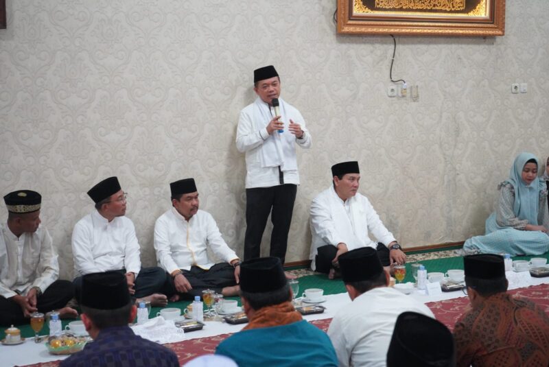 Gubernur Al Haris saat Safari Ramadhan 1445 H di Kabupaten Sarolangun. (Foto: dok. Kominfo Prov. Jambi)