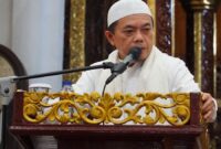 Gubernur Al Haris saat Memperingati Malam Nuzulul Qur'an di Masjid Agung Al-Falah Jambi. (Foto: dok. Kominfo Provinsi Jambi).