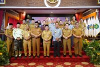 Gubernur Al Haris Foto Bersama Tim Gugus Tugas Bisnis dan HAM. (dok. Kominfo Provinsi Jambi).